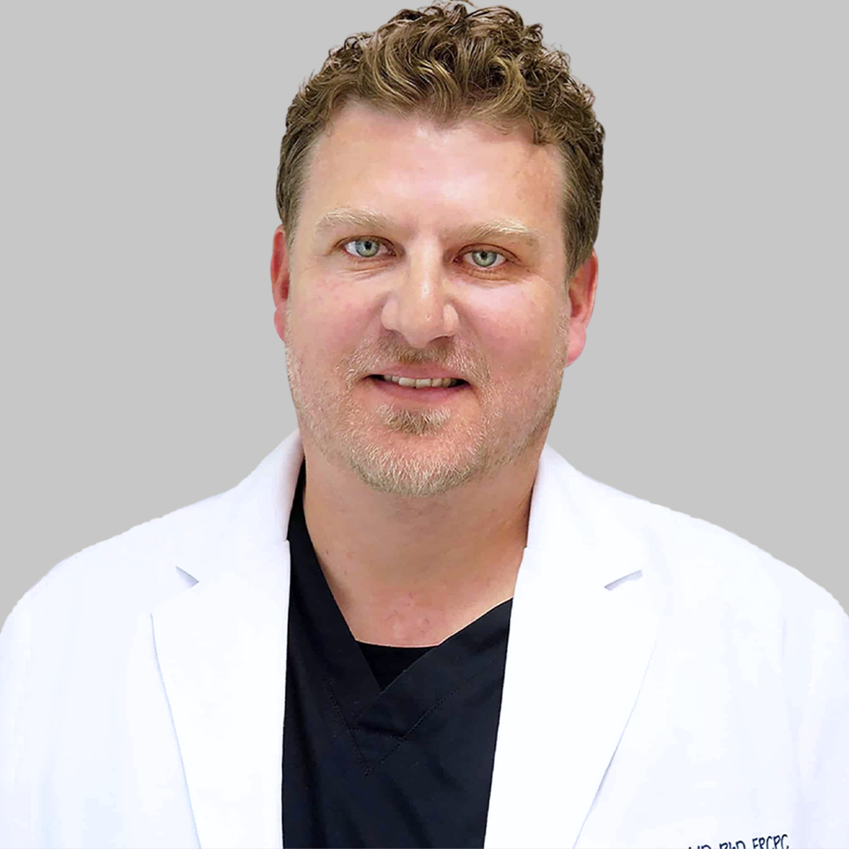 DR. CHRIS SIBLEY
DERMATOLOGIST AND MEDICAL DIRECTOR IN OTTAWA